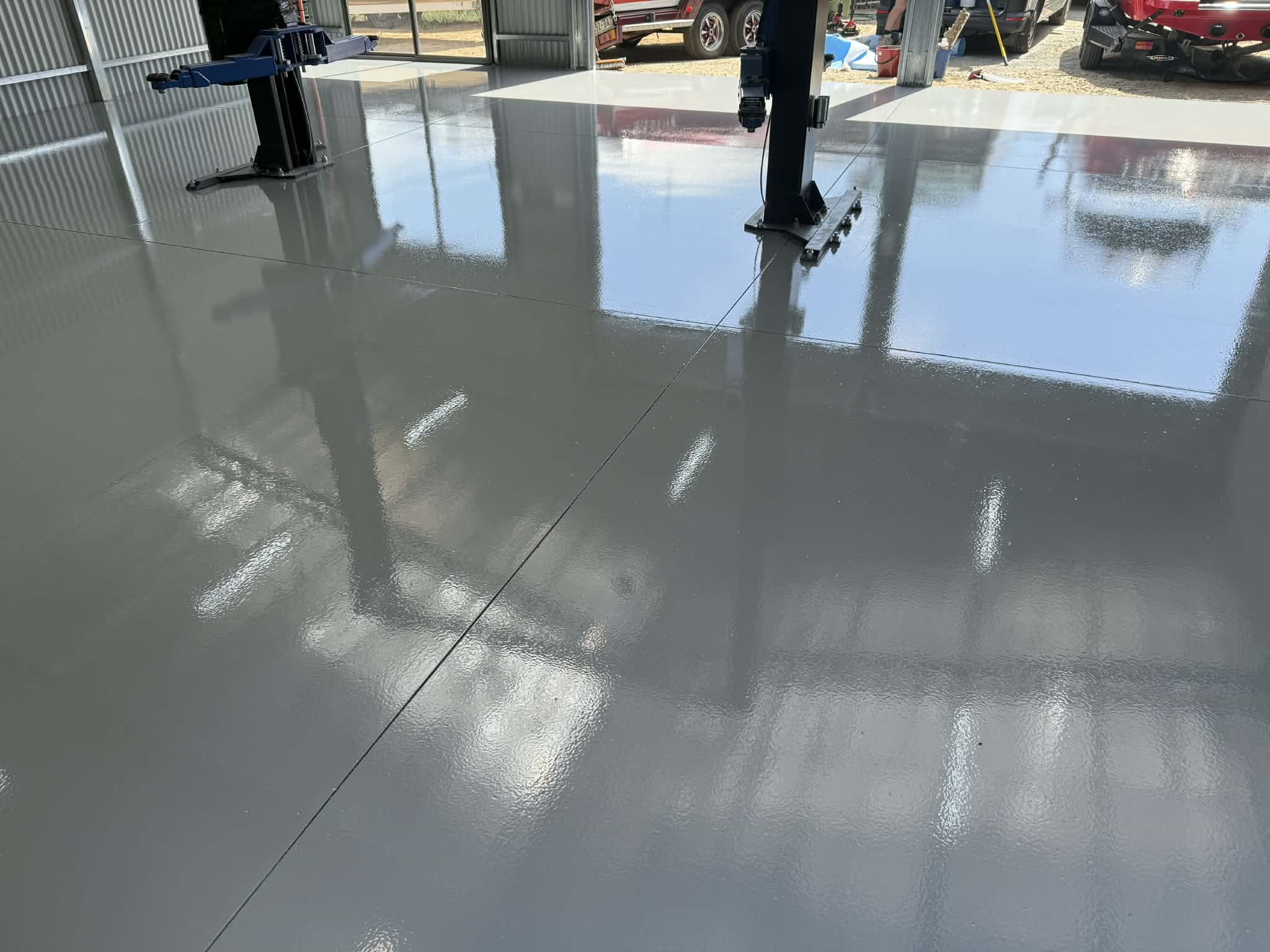 Gloss epoxy workshop flooring